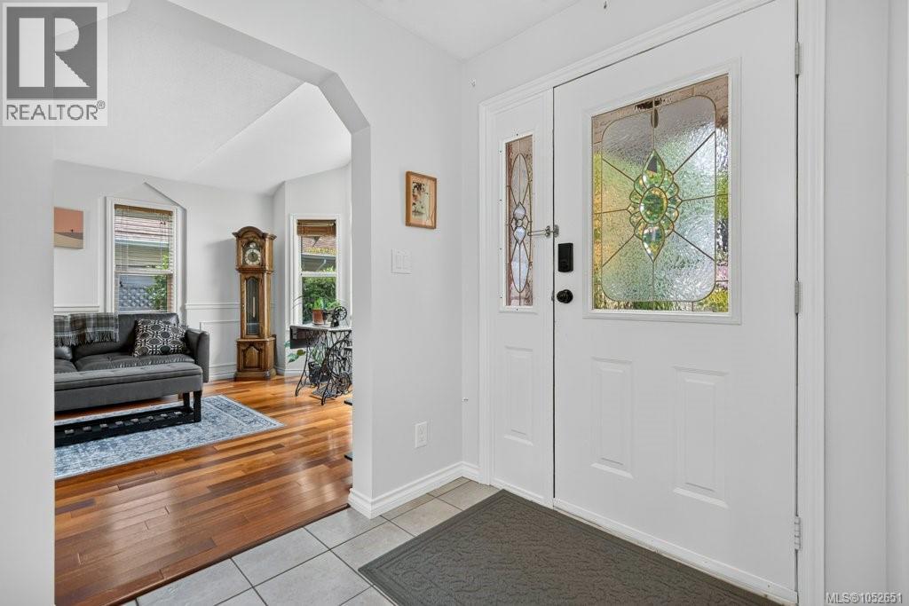 1123 Zeballos Dr