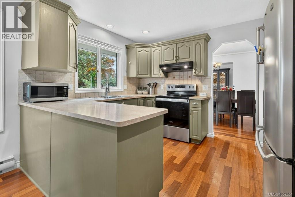 1123 Zeballos Dr