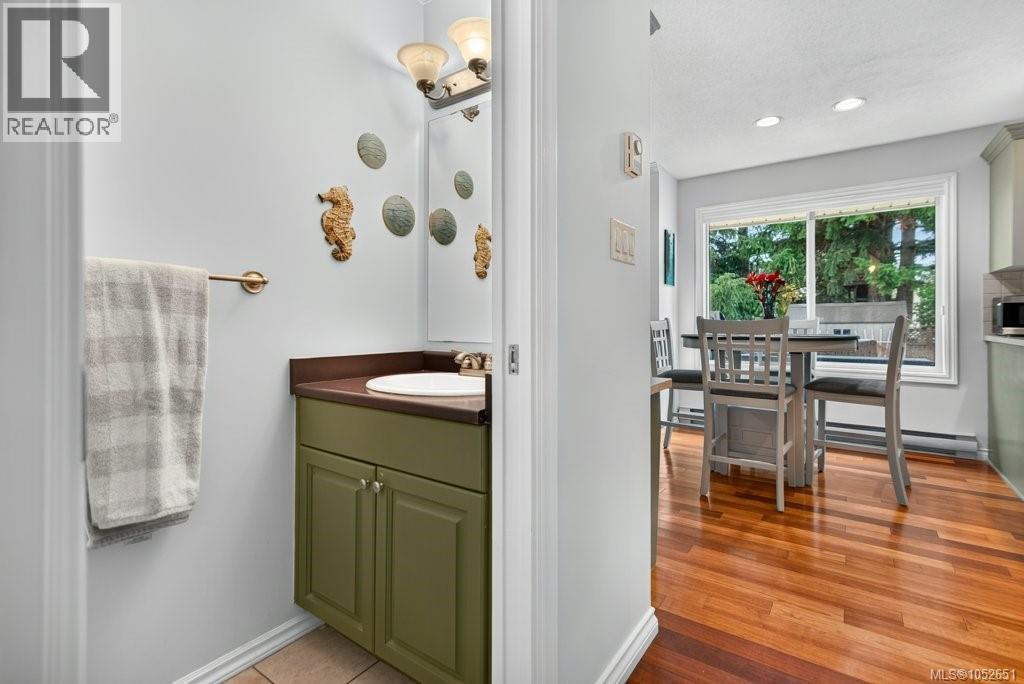 1123 Zeballos Dr