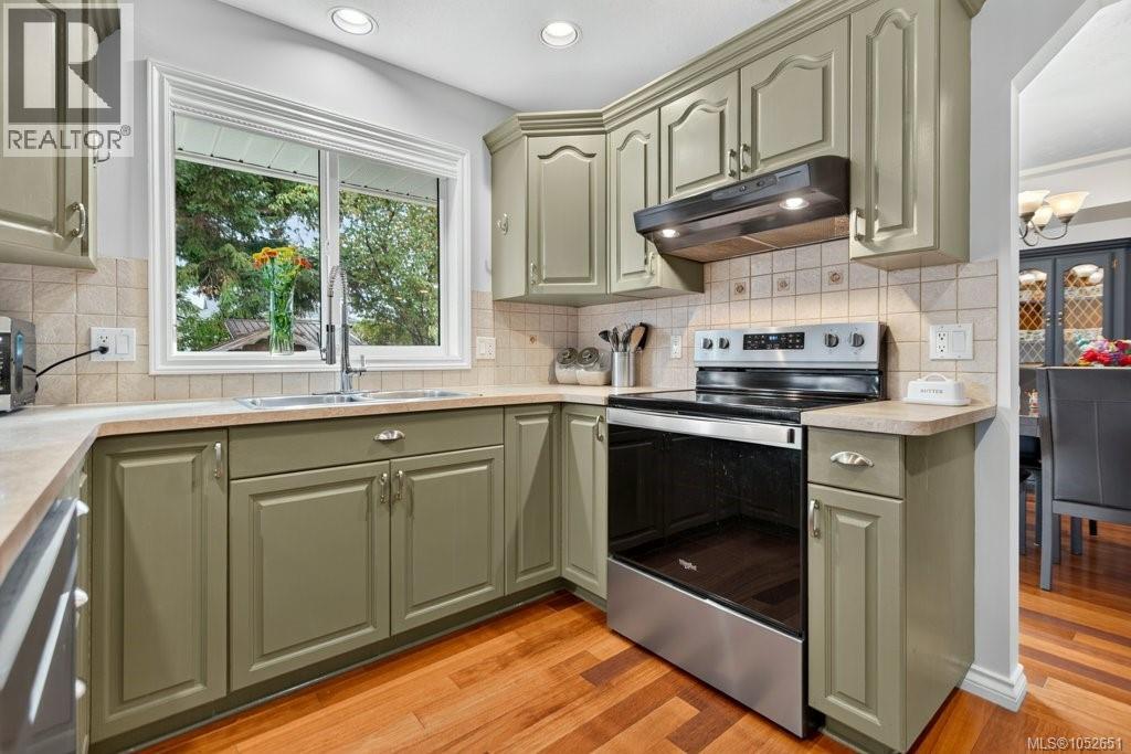 1123 Zeballos Dr