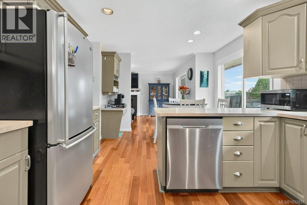 1123 Zeballos Dr