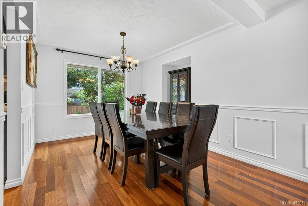 1123 Zeballos Dr