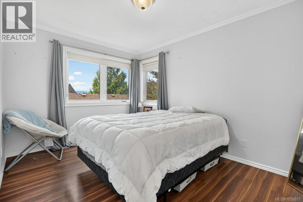 1123 Zeballos Dr