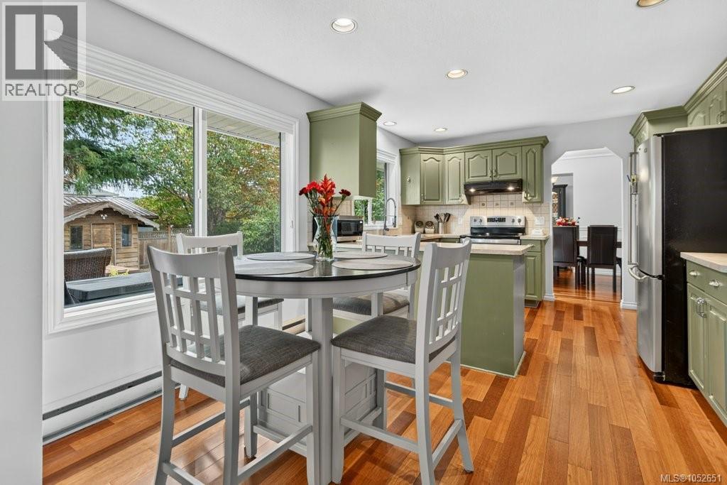1123 Zeballos Dr