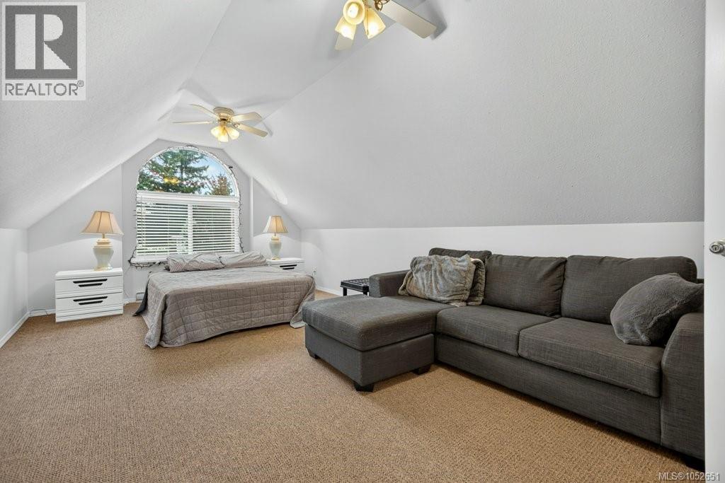 1123 Zeballos Dr