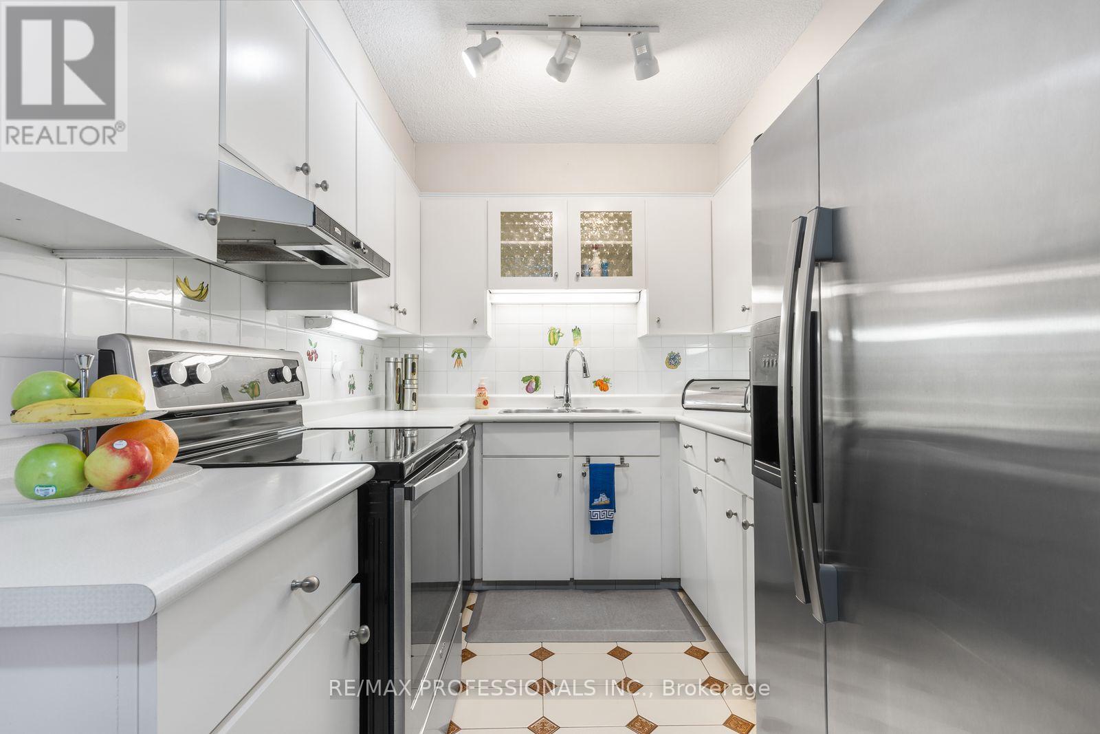 Ph30 - 300 Mill Road, Toronto, Ontario M9C 4W7 - Photo 10 - W14095492