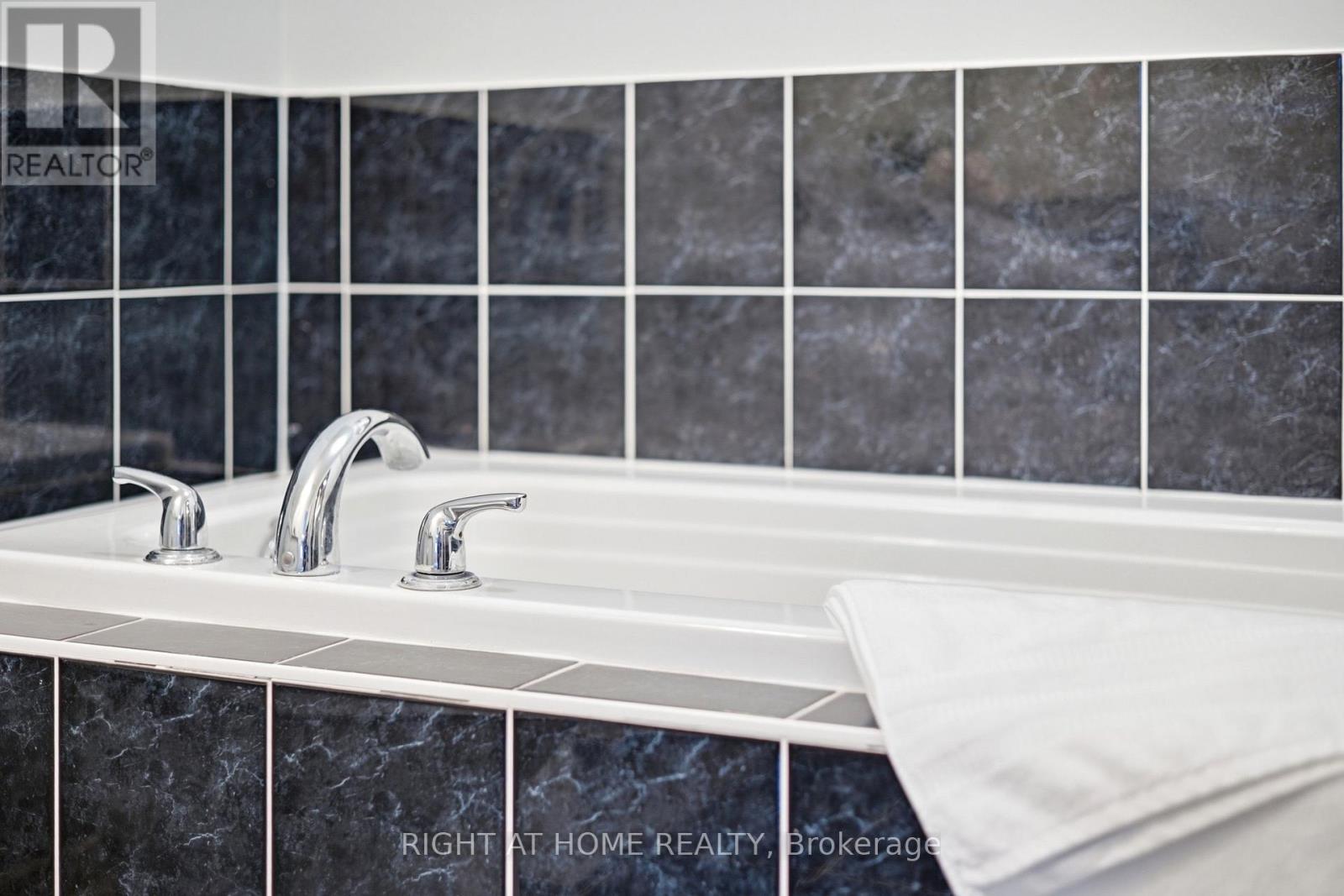 316 Duncan Lane, Milton, Ontario  L9T 7A6 - Photo 30 - W14095520