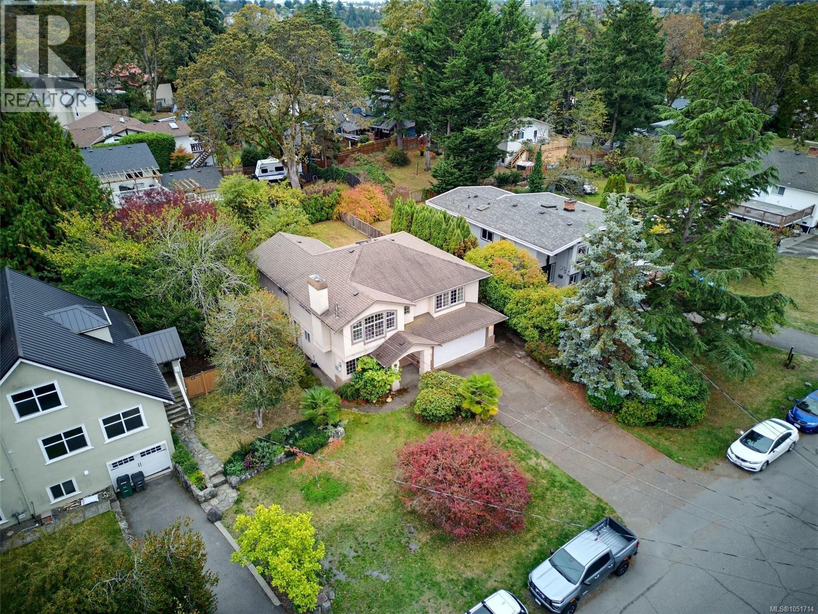 975 Annie St