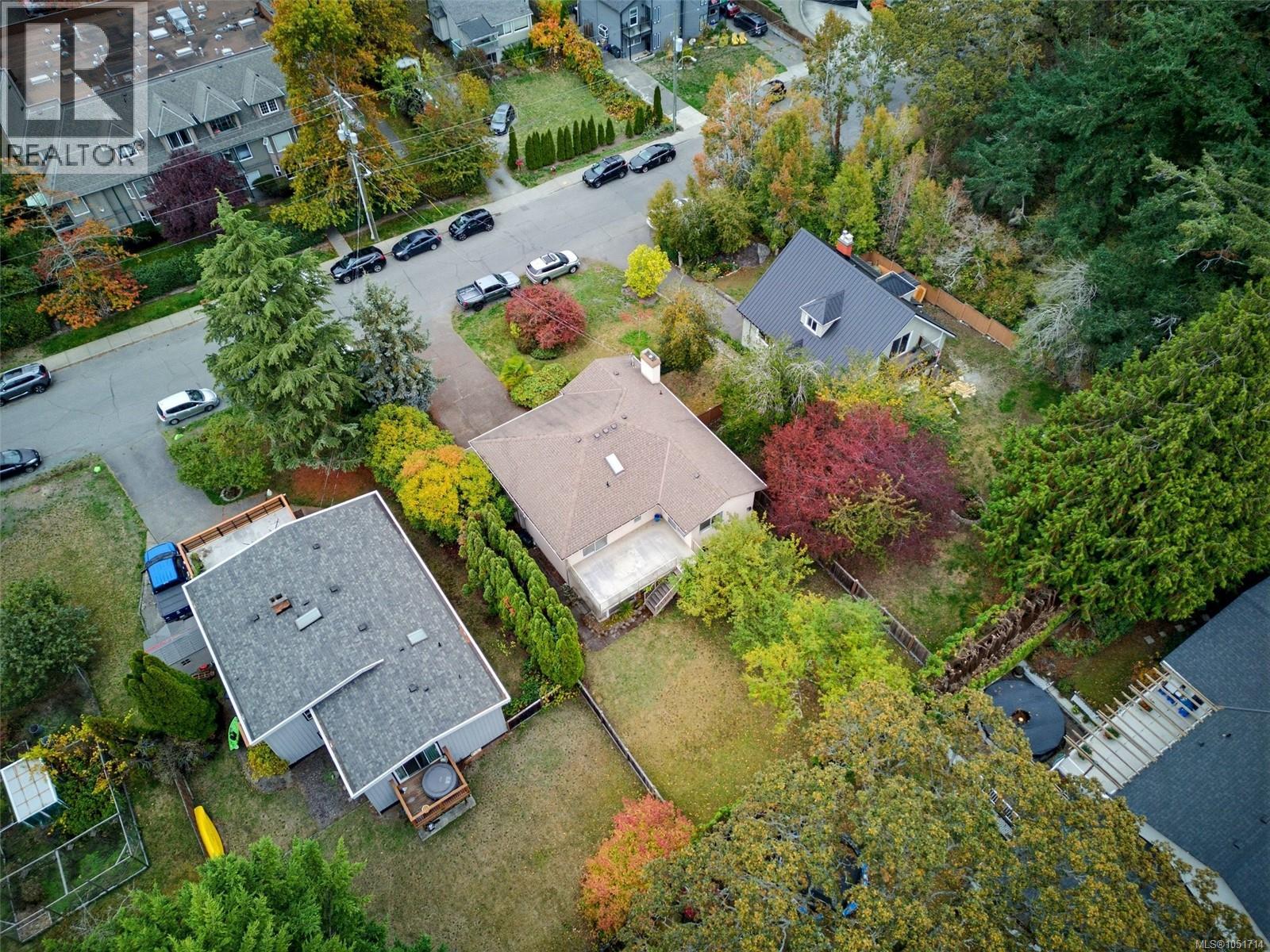 975 Annie St