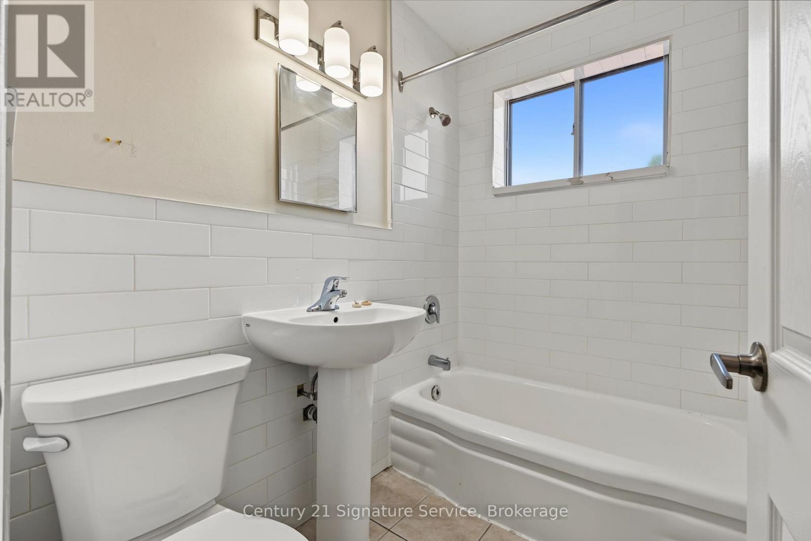 1254 Fennell Avenue E, Hamilton, Ontario  L8T 1T4 - Photo 14 - X14095554