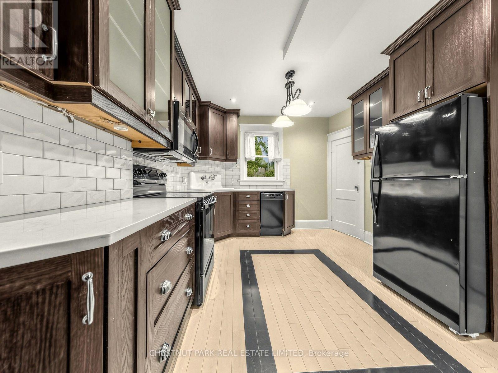 148 Felstead Avenue, Toronto, Ontario  M4J 1G5 - Photo 10 - E14095596