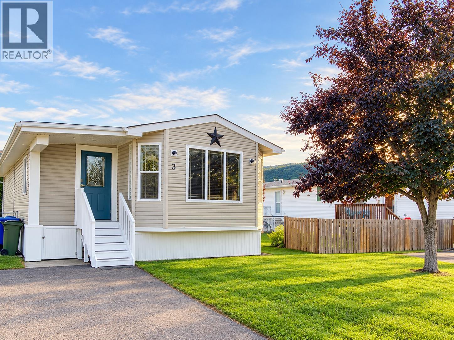 3 3278 THIRD AVENUE, Smithers, British Columbia