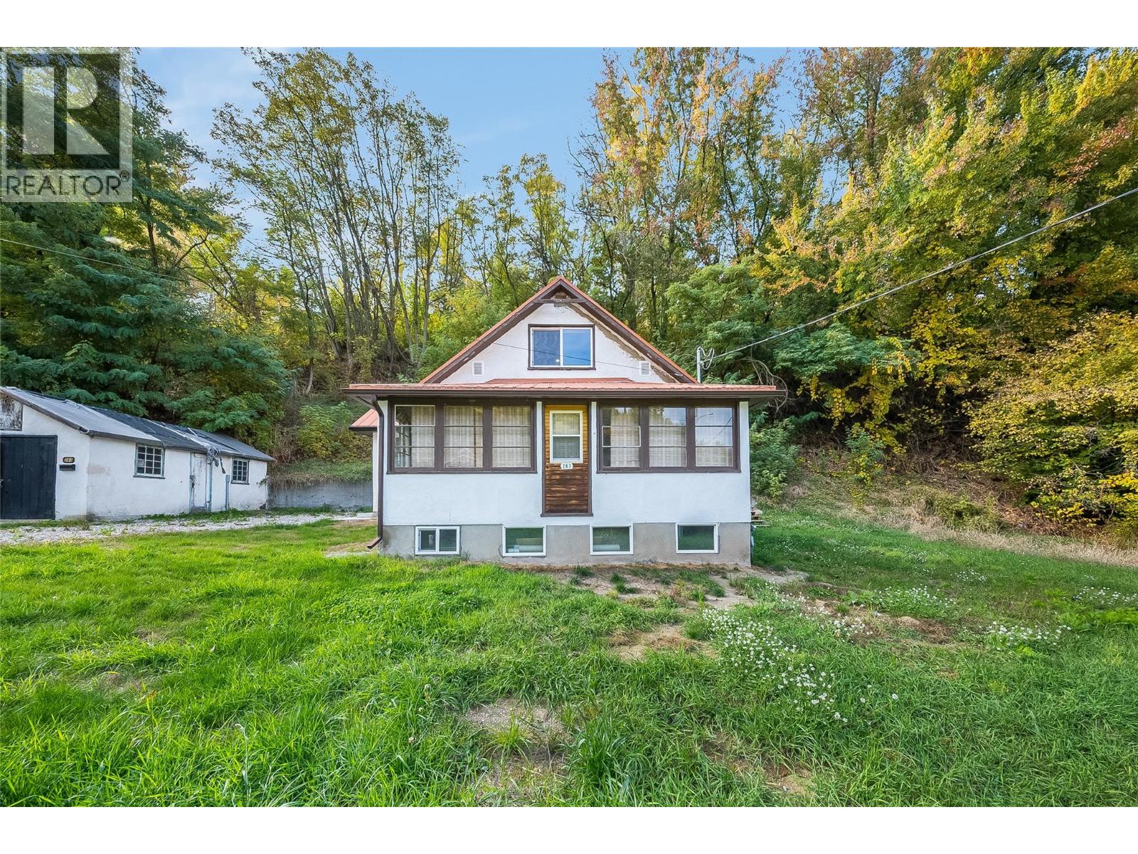 283 Wellington Avenue, Warfield, British Columbia  V1R 2K9 - Photo 3 - 10403362