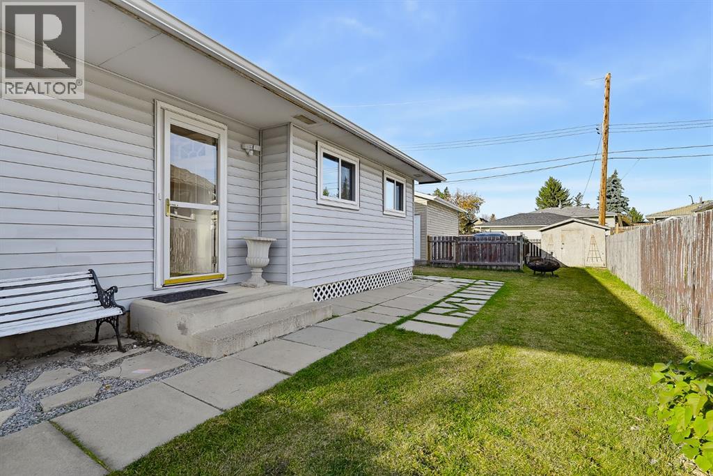 1303 Penedo Crescent SE