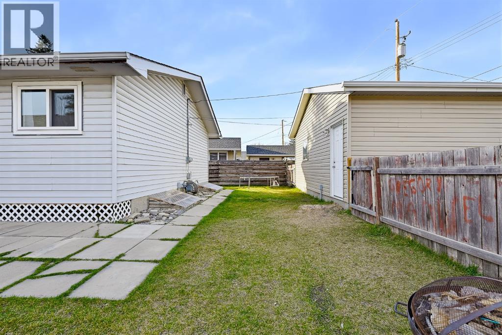 1303 Penedo Crescent SE
