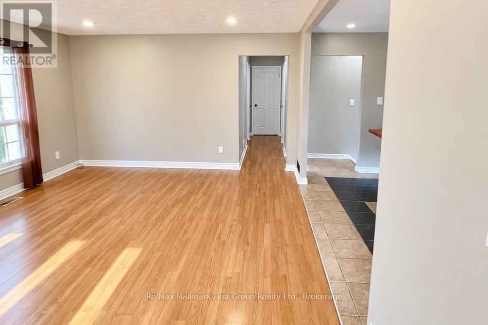 Main - 78 Commerford Street, Thorold, Ontario  L2V 4R1 - Photo 2 - X14095706