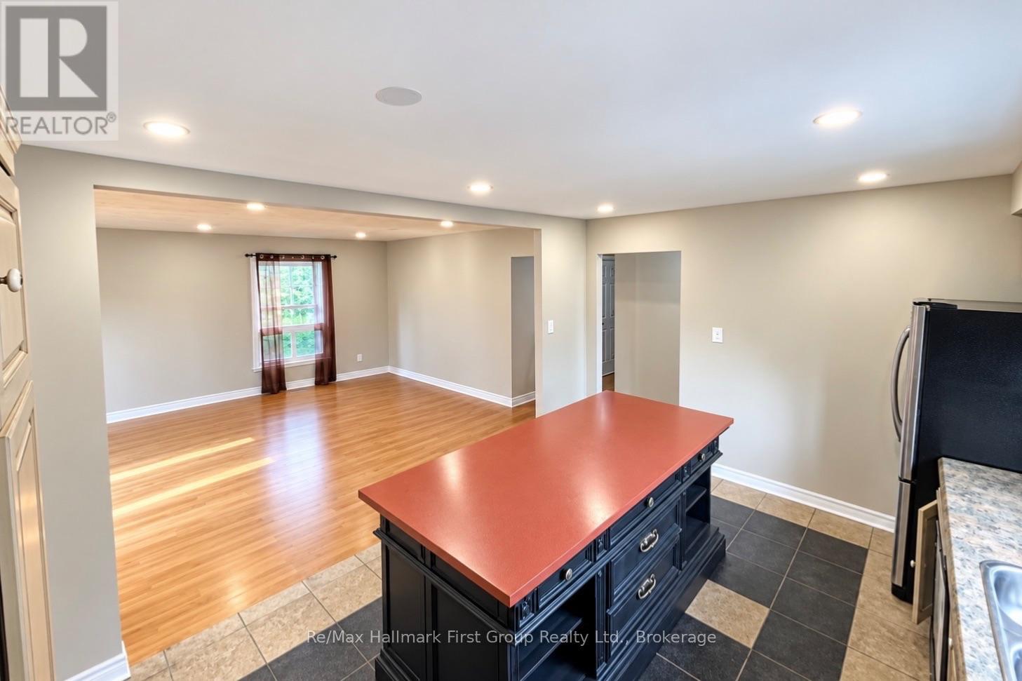 Main - 78 Commerford Street, Thorold, Ontario  L2V 4R1 - Photo 3 - X14095706