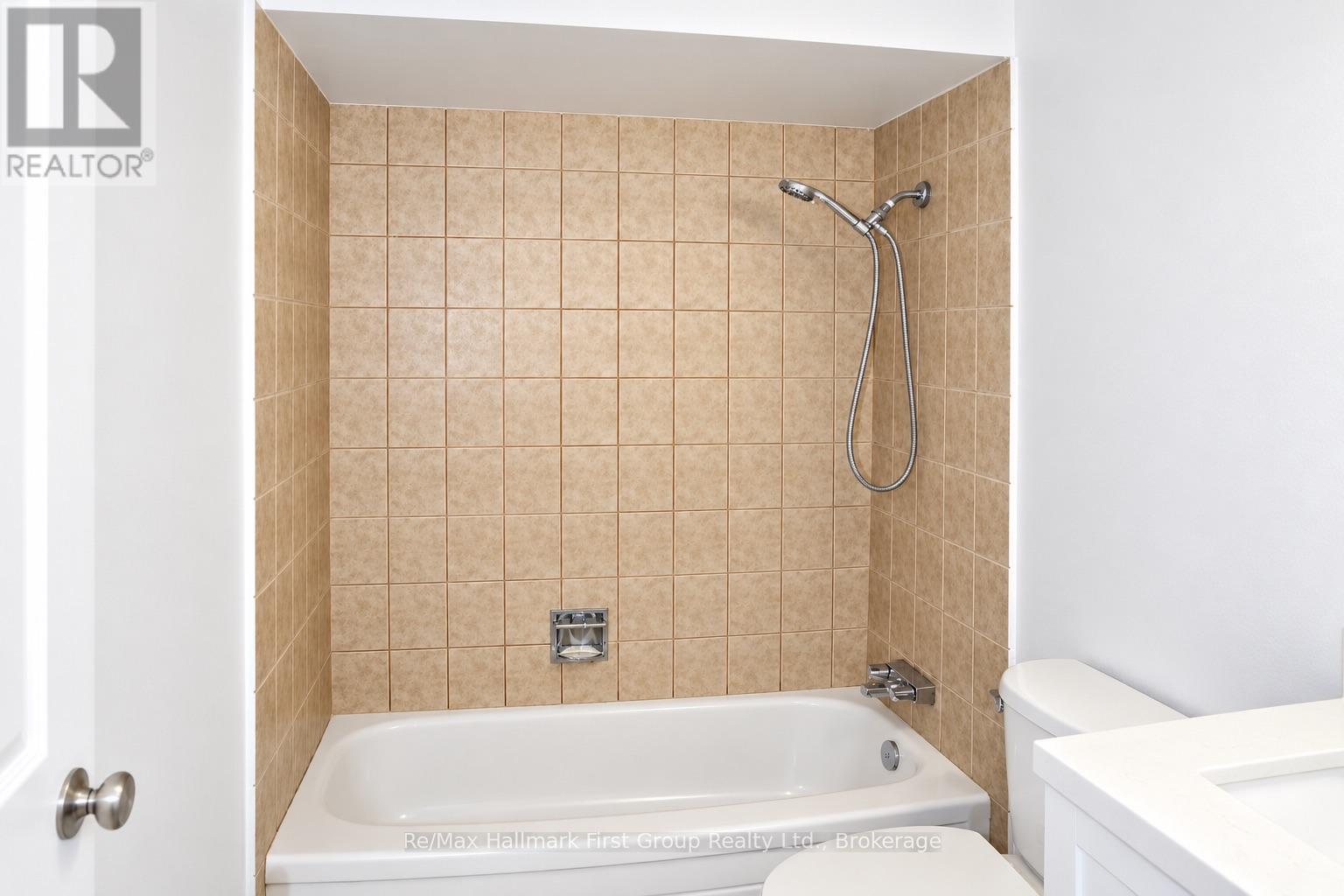 Main - 78 Commerford Street, Thorold, Ontario  L2V 4R1 - Photo 8 - X14095706