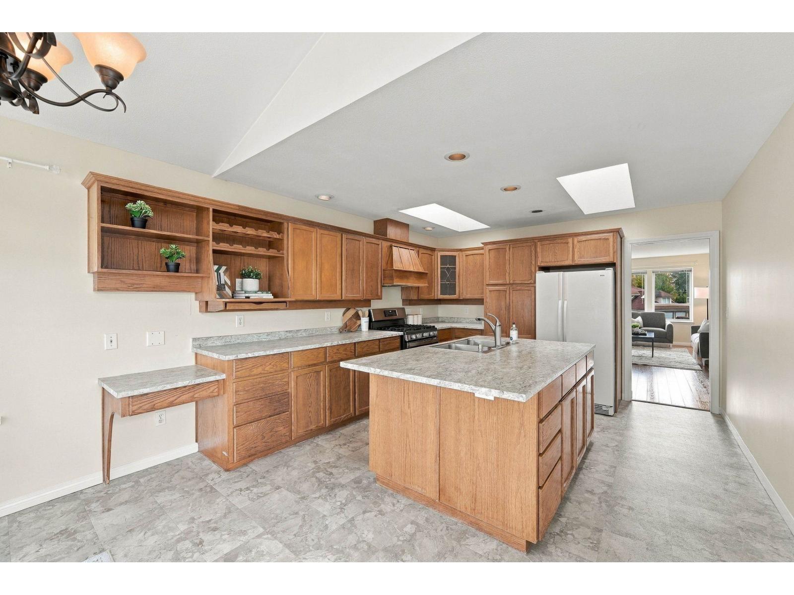 6375 187a Street, Surrey, British Columbia  V3S 7W2 - Photo 8 - R3175936