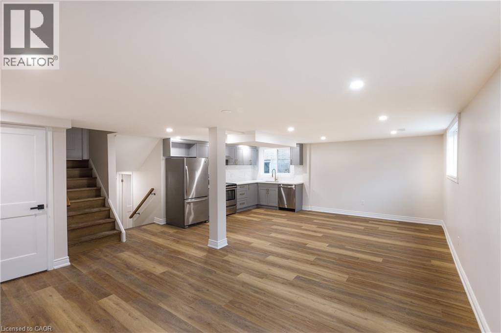 11 Algonquin Court Unit# Lower, Hamilton, Ontario  L8T 4T2 - Photo 4 - 40872549