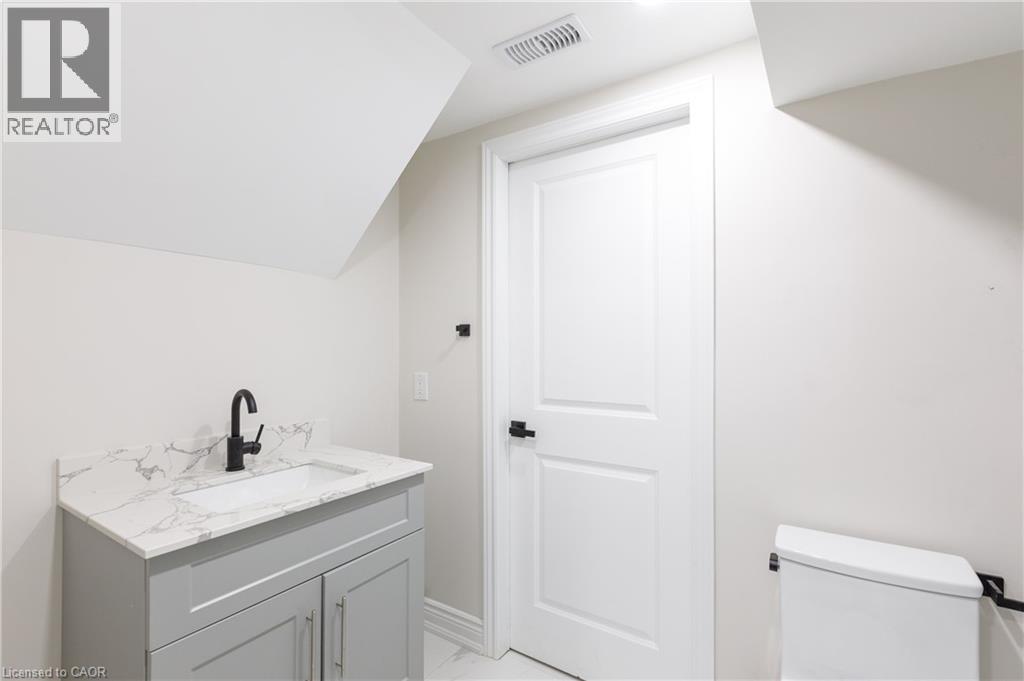 11 Algonquin Court Unit# Lower, Hamilton, Ontario  L8T 4T2 - Photo 13 - 40872549