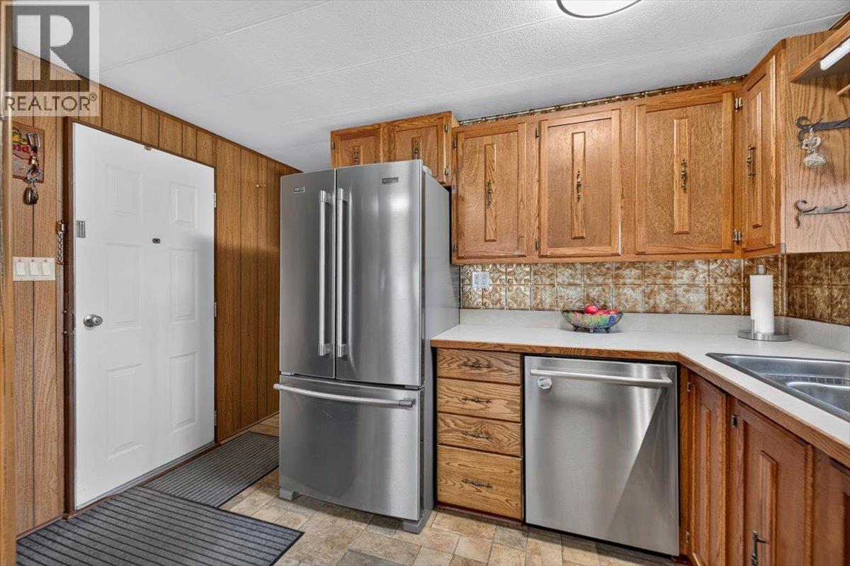 9882 Victoria Street, Fernie, British Columbia  V0B 1M5 - Photo 34 - 10403370