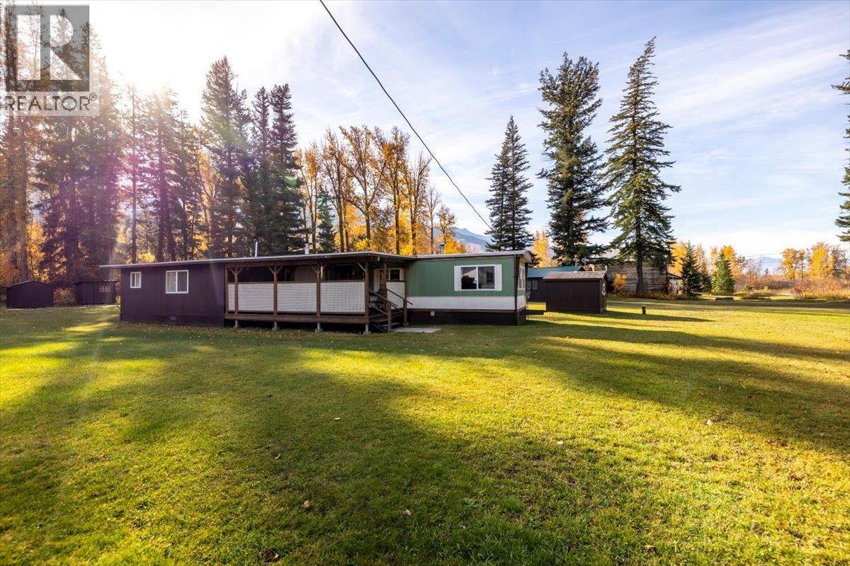 9882 Victoria Street, Fernie, British Columbia  V0B 1M5 - Photo 8 - 10403370