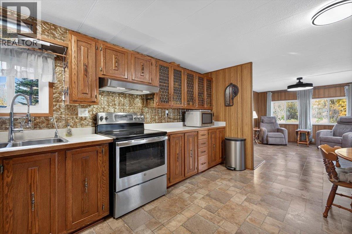 9882 Victoria Street, Fernie, British Columbia  V0B 1M5 - Photo 44 - 10403370