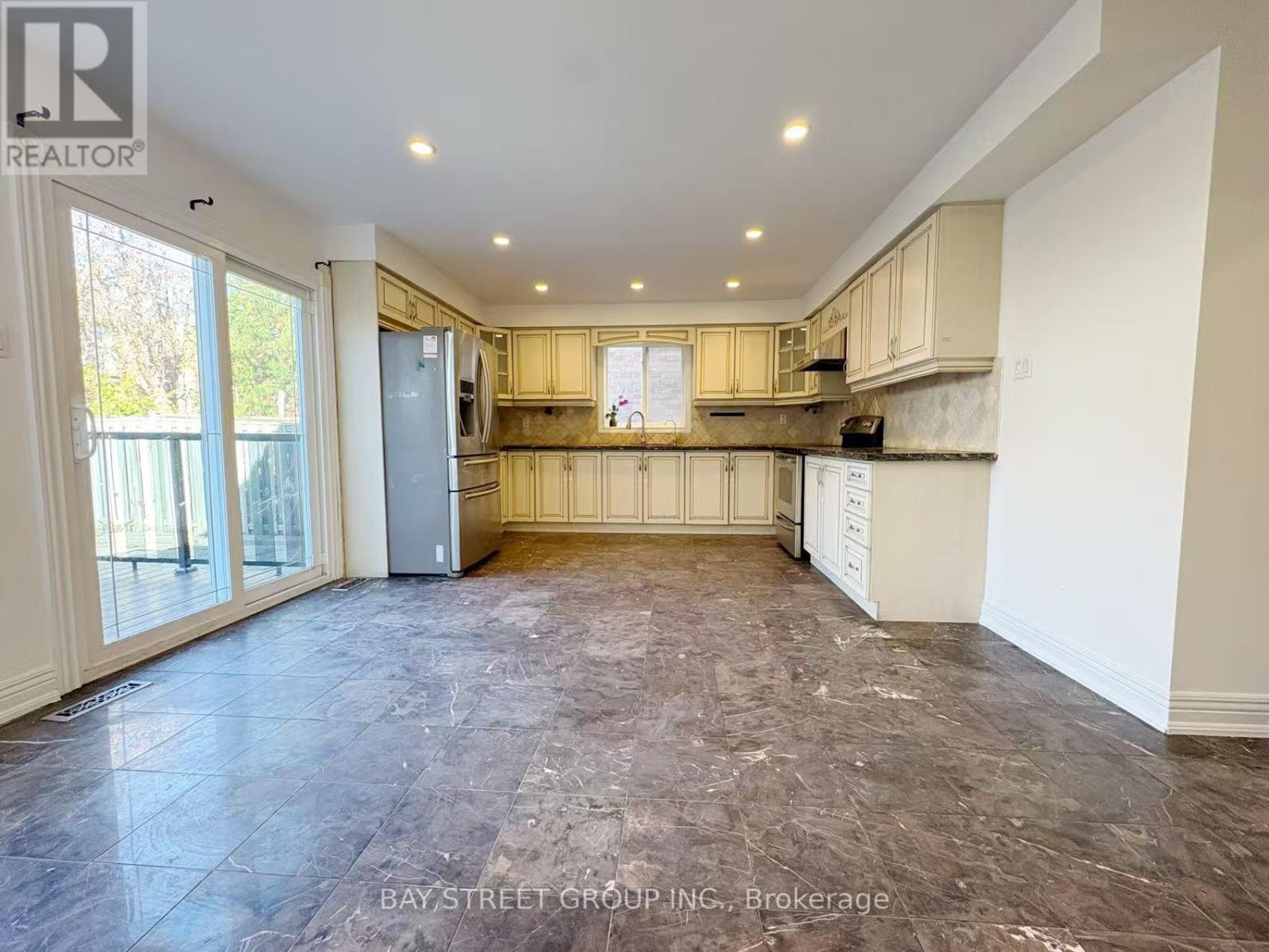 48 New Forest Square, Toronto, Ontario  M1V 2Z8 - Photo 6 - E14095710
