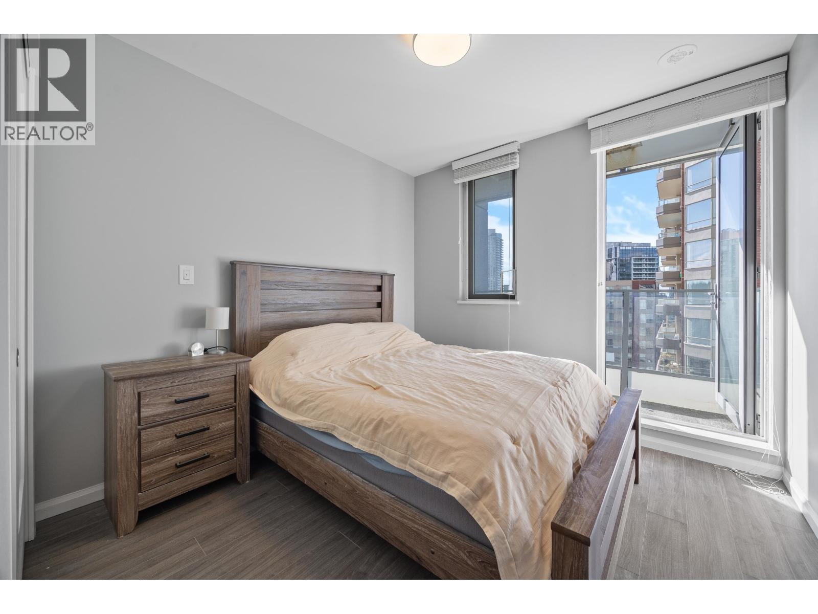 1401 520 COMO LAKE AVENUE