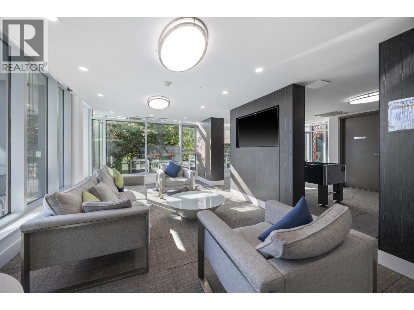 1401 520 COMO LAKE AVENUE