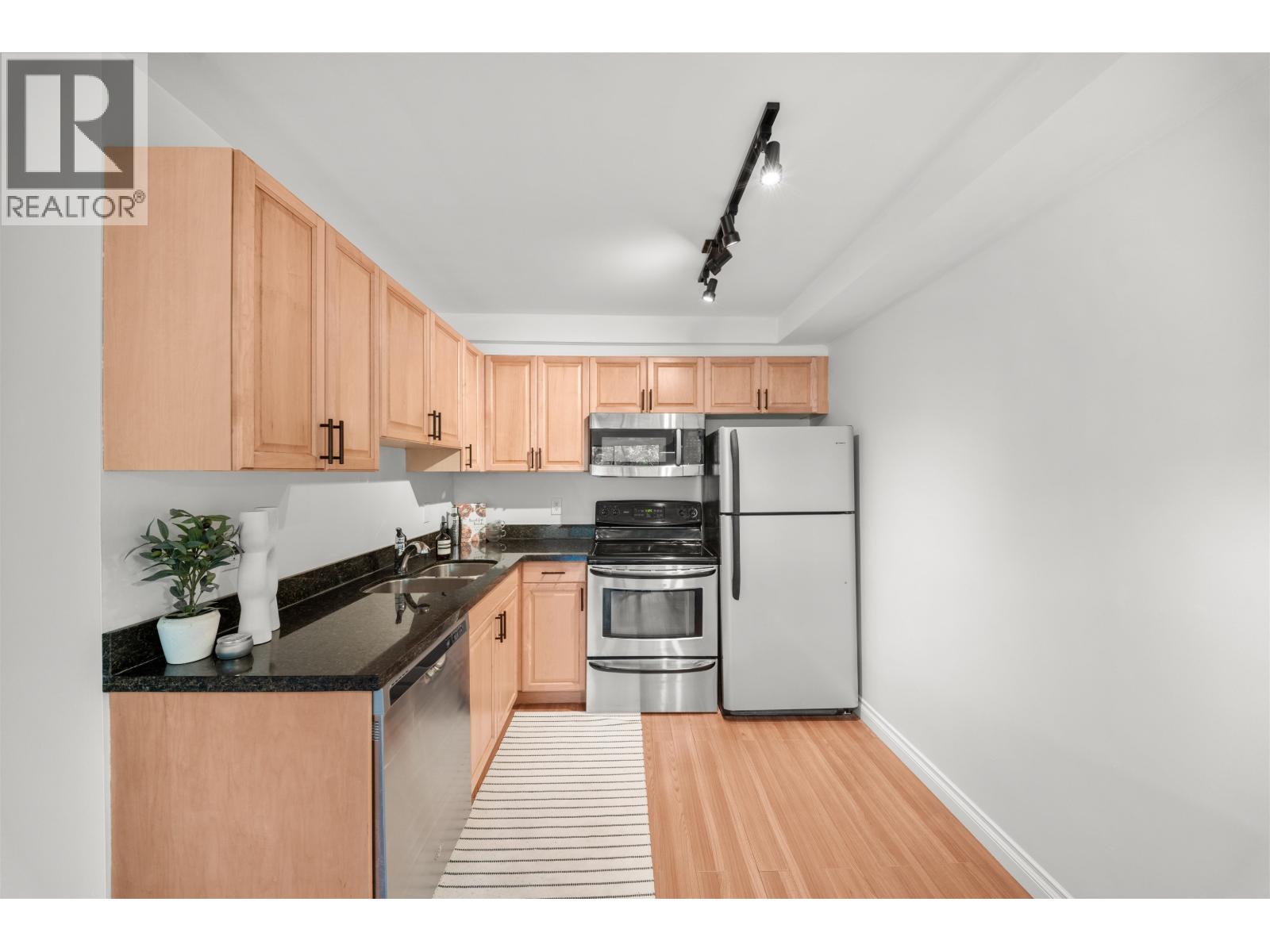 108 251 W 4th Street, North Vancouver, British Columbia  V7M 1H8 - Photo 4 - R3176675