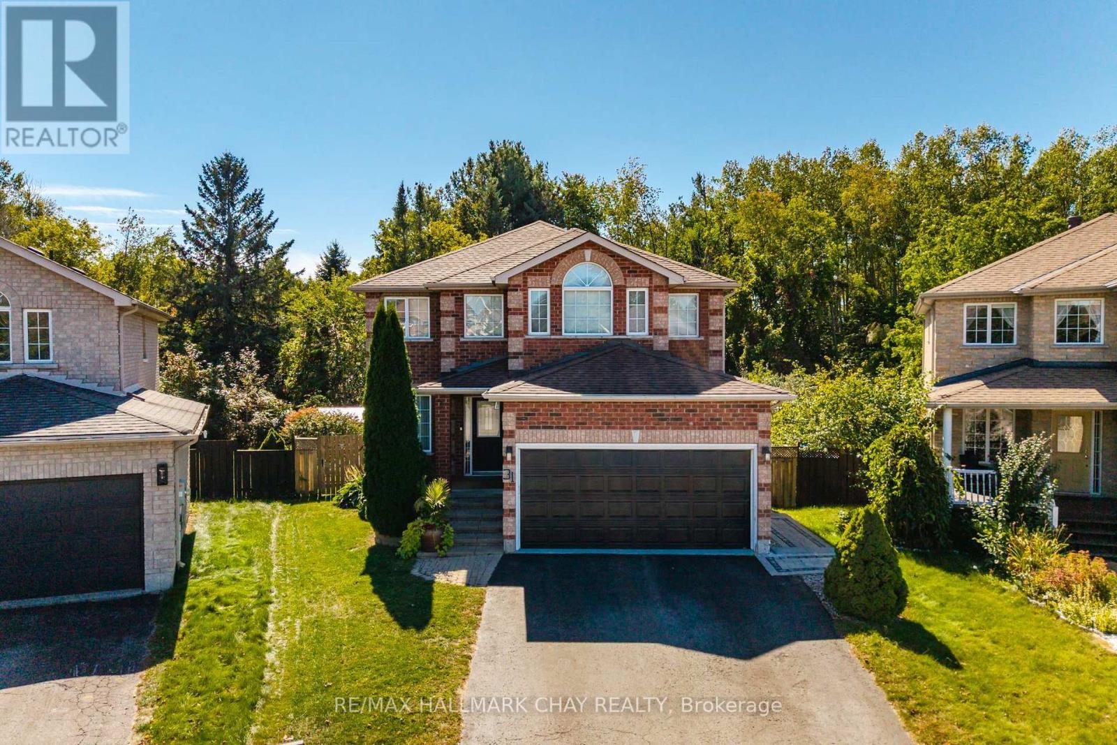 31 MCKENZIE CRESCENT, Barrie, Ontario