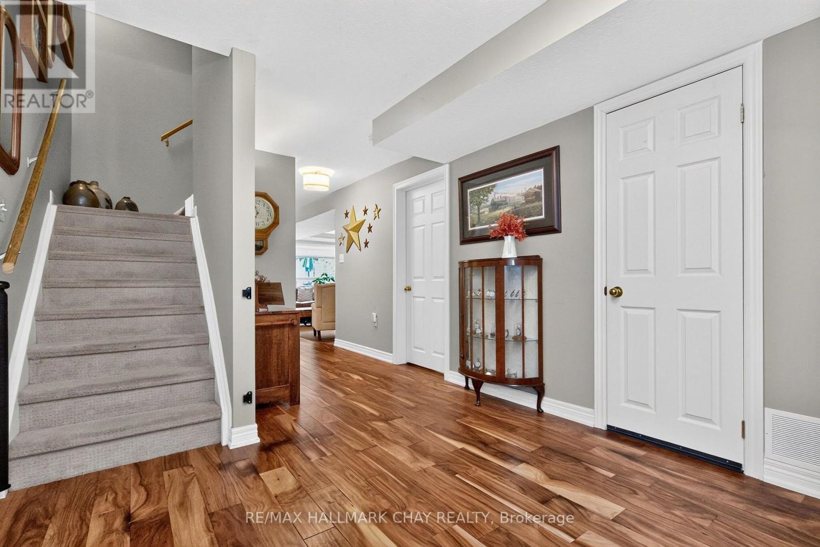 31 Mckenzie Crescent, Barrie (Ardagh), Ontario  L4N 0A9 - Photo 24 - S14095688