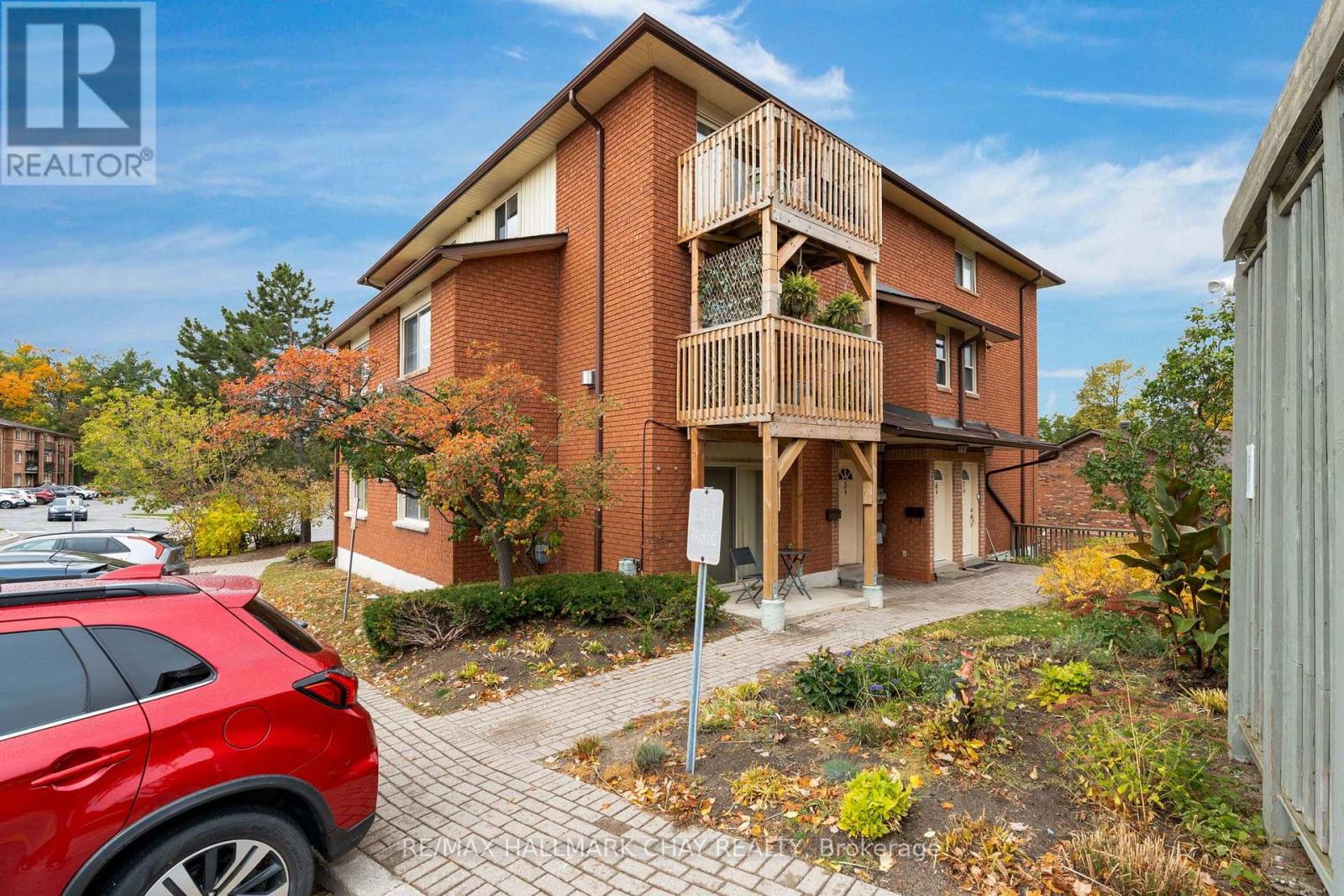 8 - 22 MEADOW LANE, Barrie, Ontario