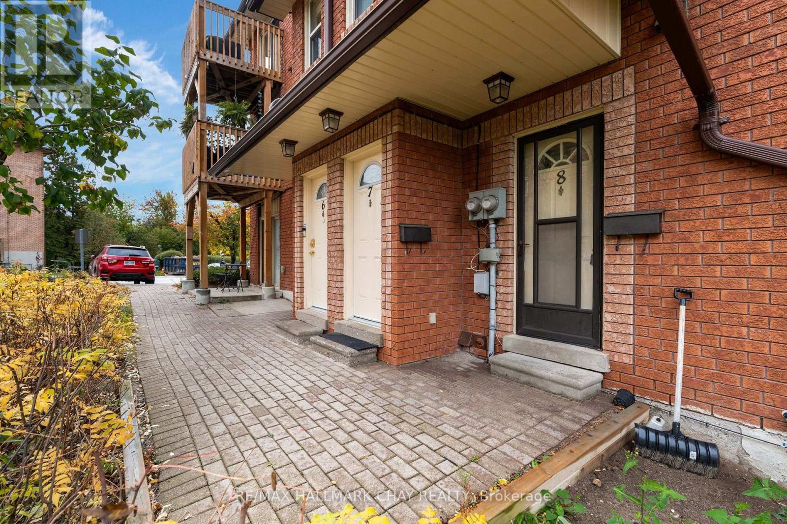 8 - 22 Meadow Lane, Barrie, Ontario  L4N 7K2 - Photo 2 - S14095696