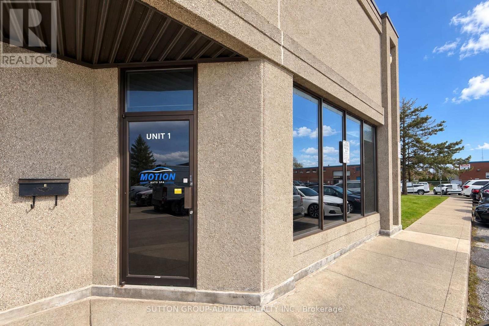 #1 - 130 Lepage Court, Toronto, Ontario  M3J 3J1 - Photo 2 - W14095644