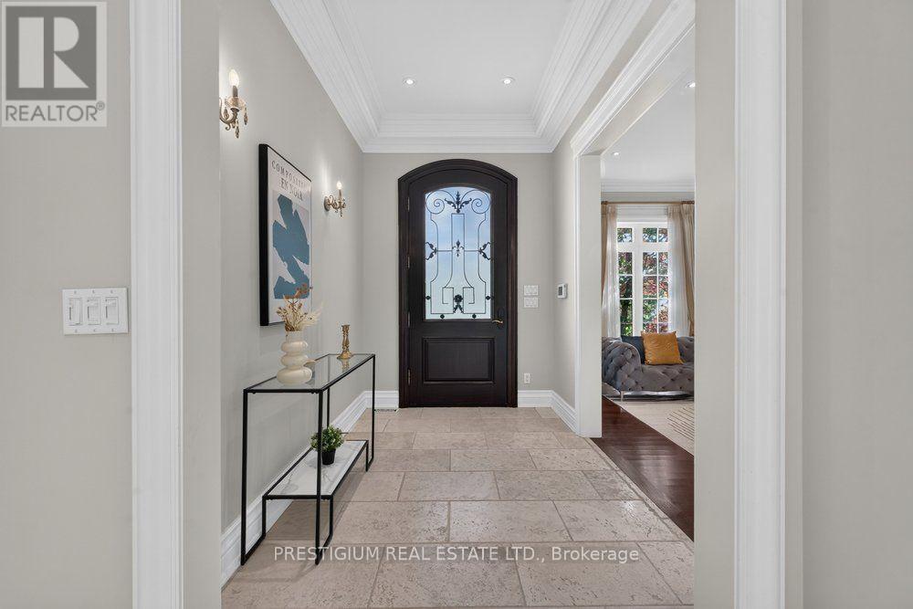 110 Munro Boulevard, Toronto, Ontario  M2P 1C6 - Photo 4 - C14093442