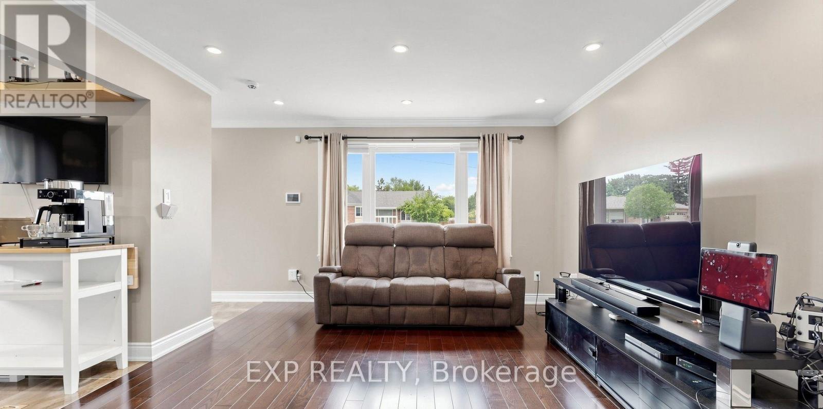 Main - 71 Addington Crescent, Brampton, Ontario L6T 2R4 - Photo 9 - W13829784