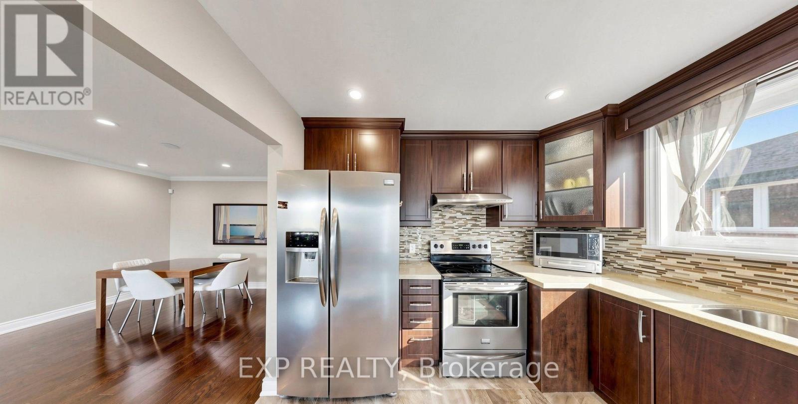 Main - 71 Addington Crescent, Brampton, Ontario L6T 2R4 - Photo 2 - W13829784