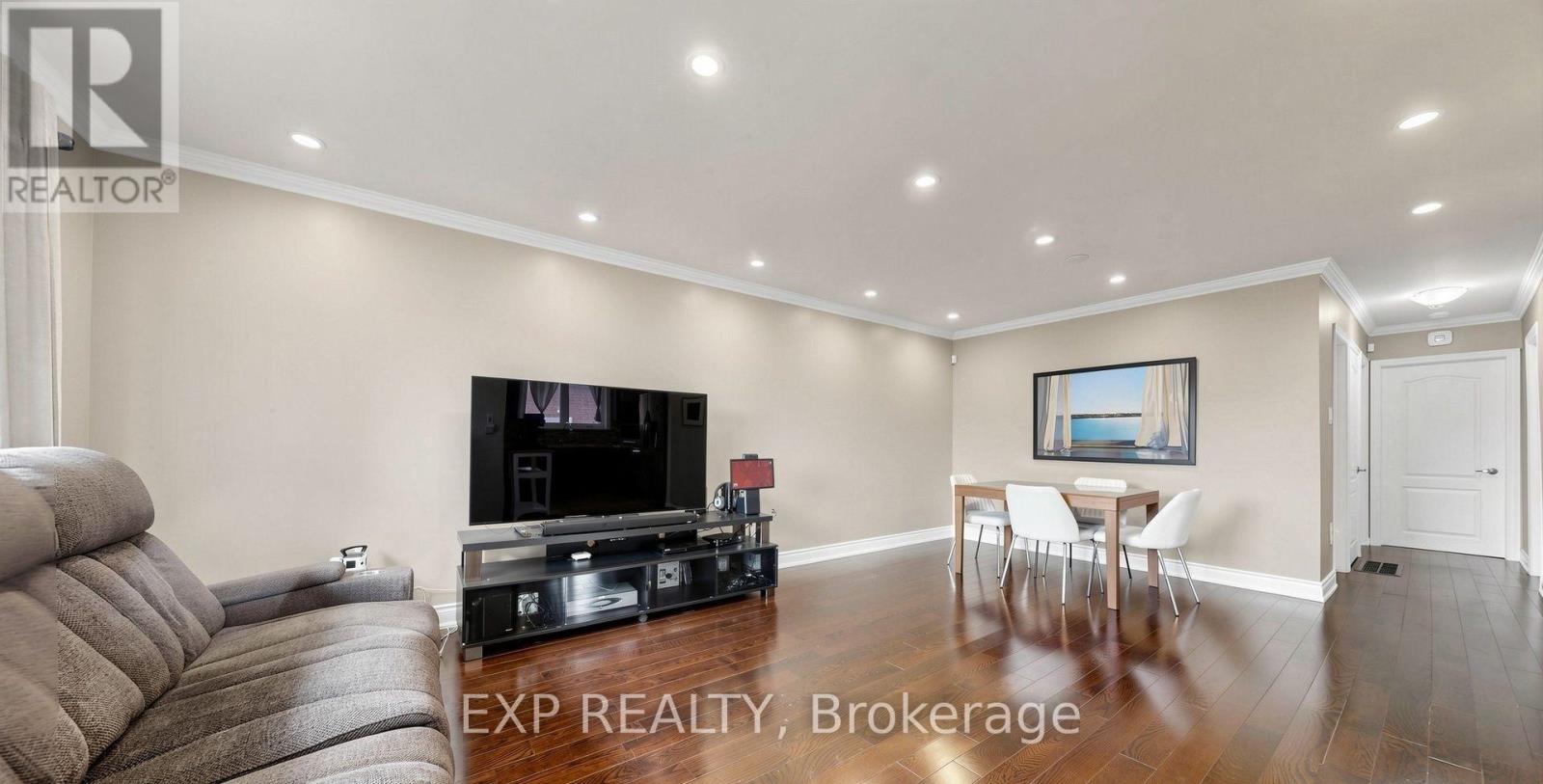 Main - 71 Addington Crescent, Brampton, Ontario L6T 2R4 - Photo 7 - W13829784