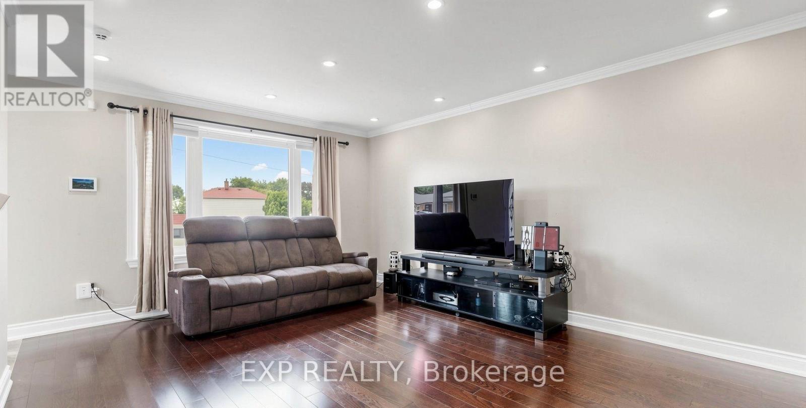 Main - 71 Addington Crescent, Brampton, Ontario L6T 2R4 - Photo 8 - W13829784