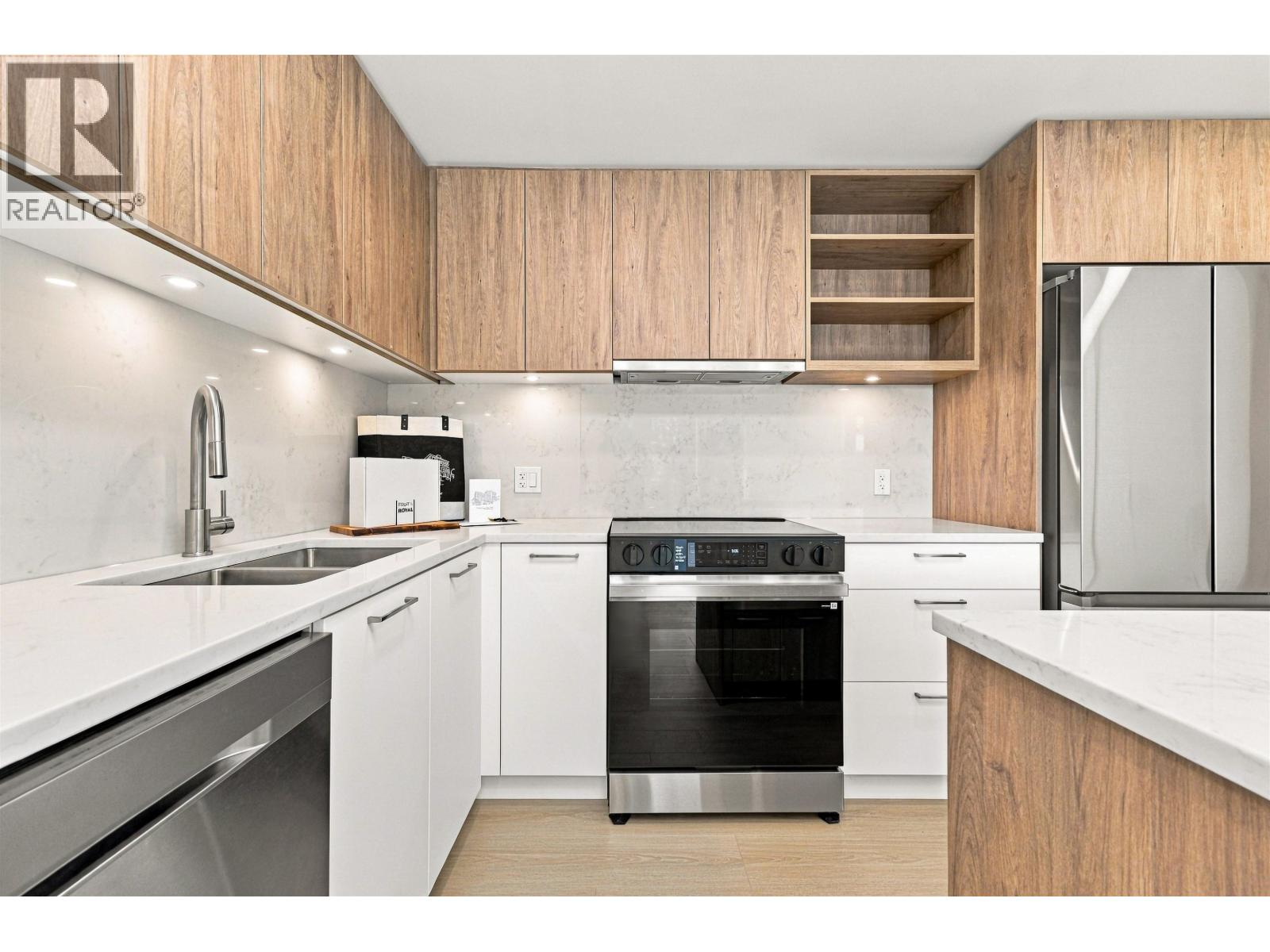 127 82 First Street, New Westminster, British Columbia  V3L 0L8 - Photo 3 - R3176436