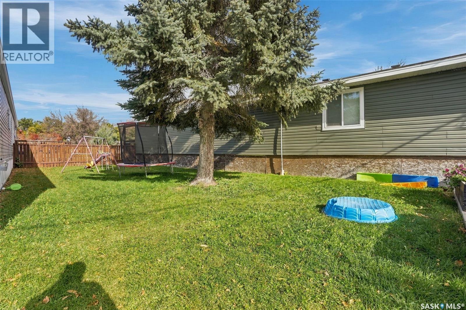 305 5th Avenue, Caronport, Saskatchewan  S0H 0S0 - Photo 30 - SK051401