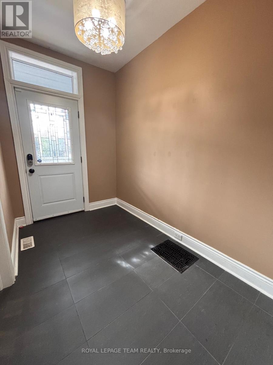 1 - 371 Bronson Avenue, Ottawa, Ontario  K1R 6J4 - Photo 3 - X14095802