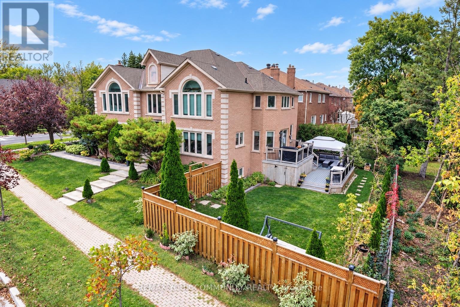 123 Hidden Trail Avenue, Richmond Hill (Mill Pond), Ontario  L4C 0H1 - Photo 4 - N14095812