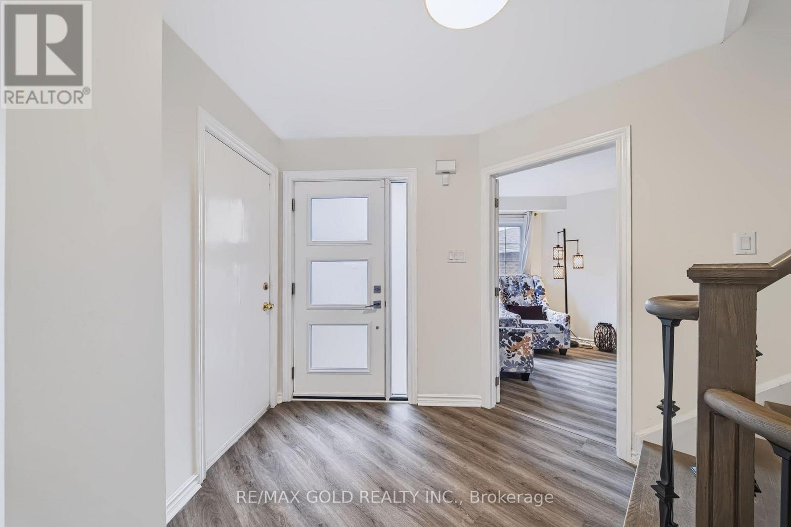 43 Golden Meadow Road, Barrie, Ontario L4N 7G5 - Photo 4 - S14095768