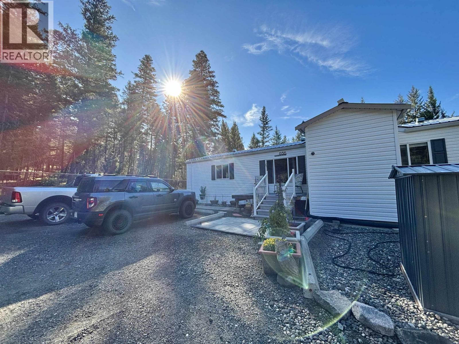 6136 Ranchette Road, 100 Mile House, British Columbia  V0K 2E3 - Photo 2 - R3173259