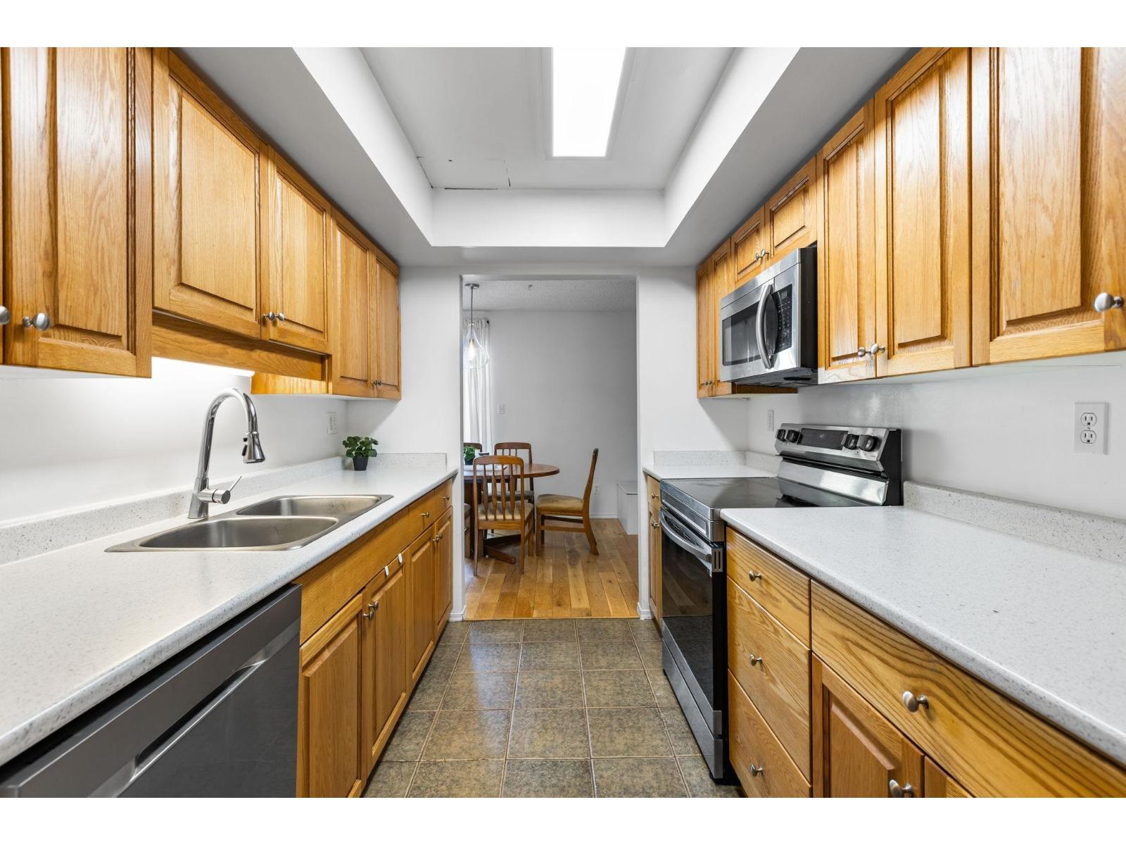 15 33361 WREN CRESCENT