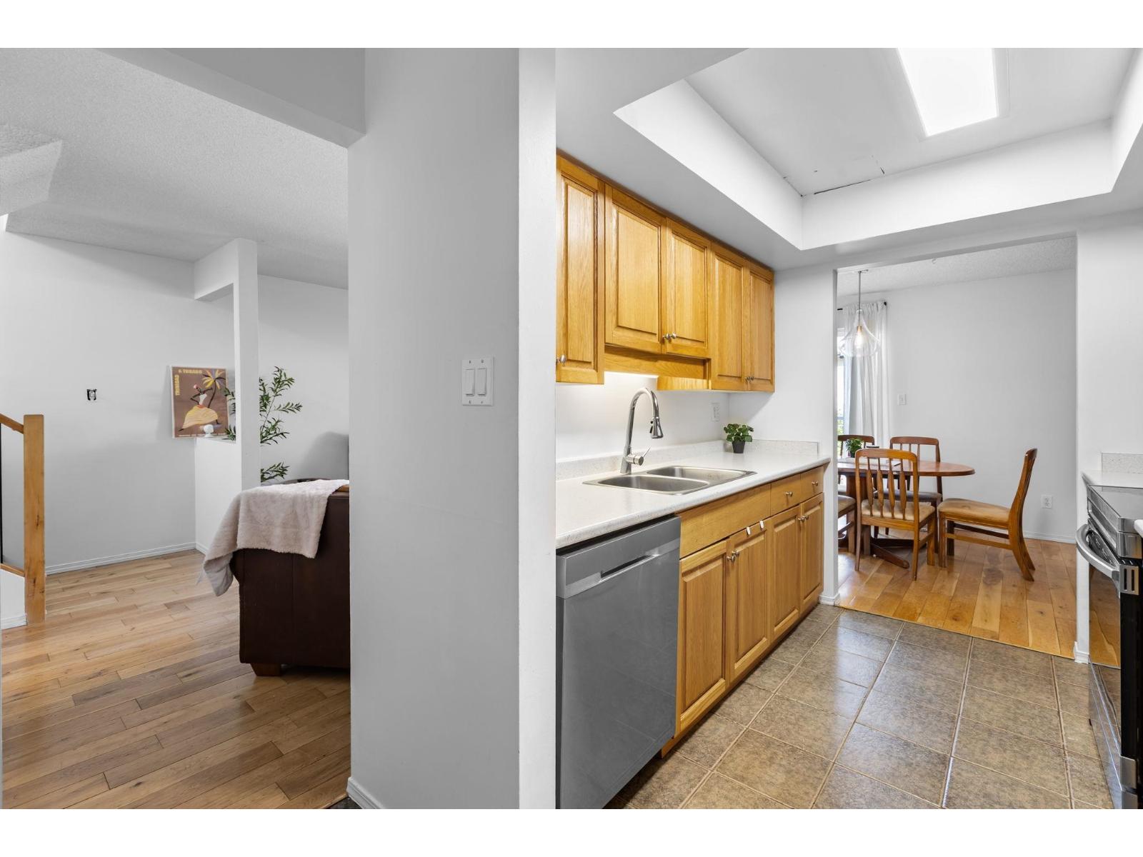 15 33361 WREN CRESCENT
